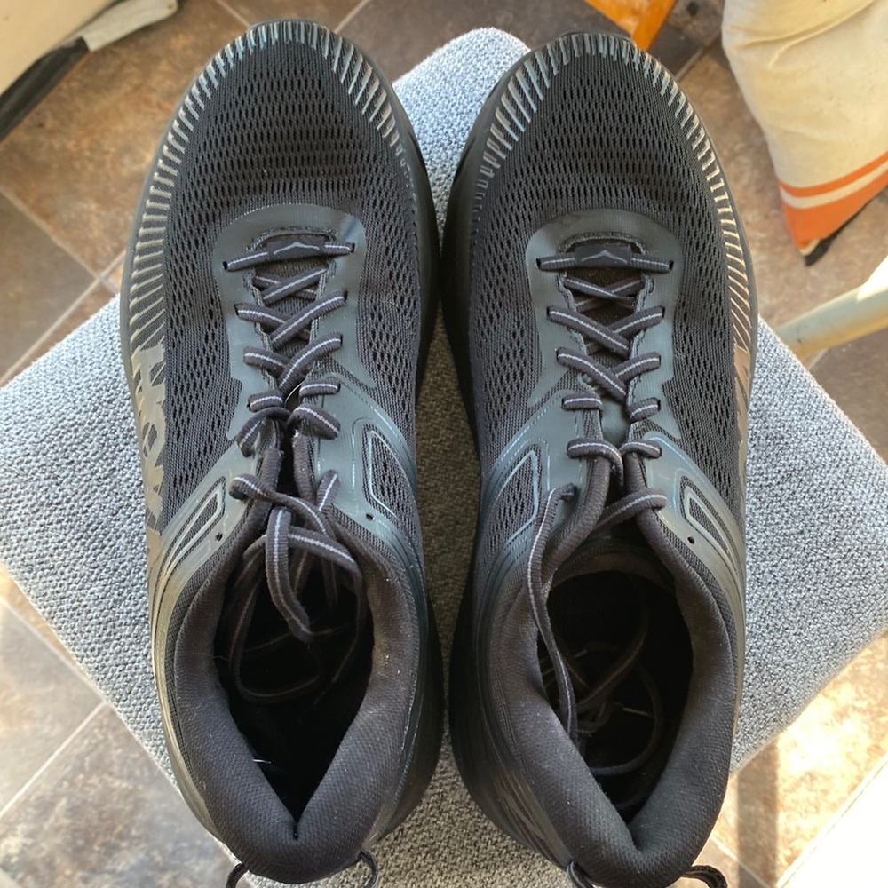Womens Hoka One One Bondi 7 , 11 W, Black, with box
